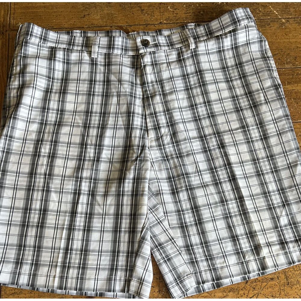 Hagger H26 Black And White Plaid Shorts Size 40 C5‎